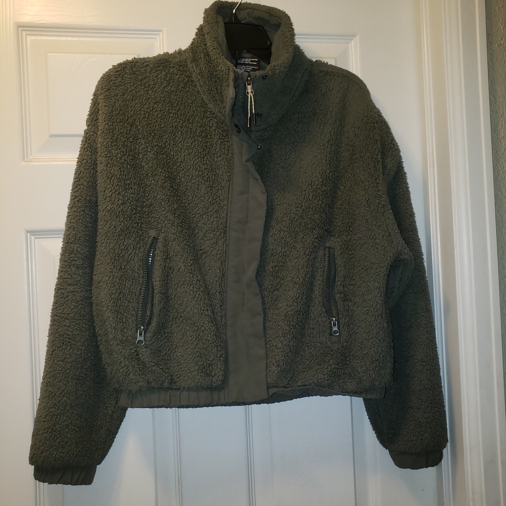 Vuori Olive Teddy Jacket